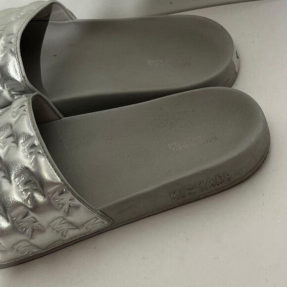 Michael Kors Women's Silver Metallic MK Logo Embossed Slip On Sandals Size 9 - Picture 8 of 11